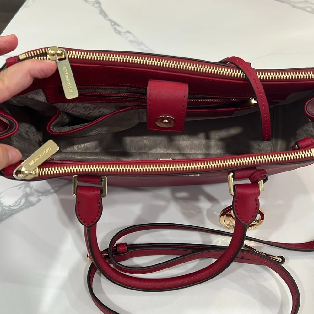 ❤️MICHAEL KORS BAG & WALLET.